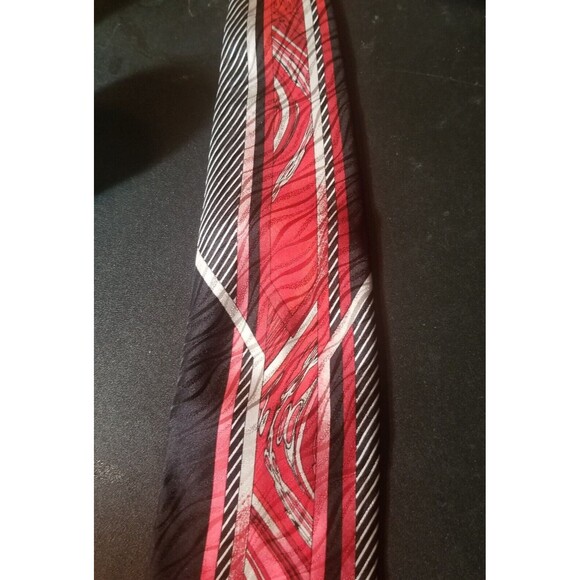 ANTONIO RICCI Men's 100% Silk Necktie ITALY Designer Geometric Red EUC - Picture 3 of 10